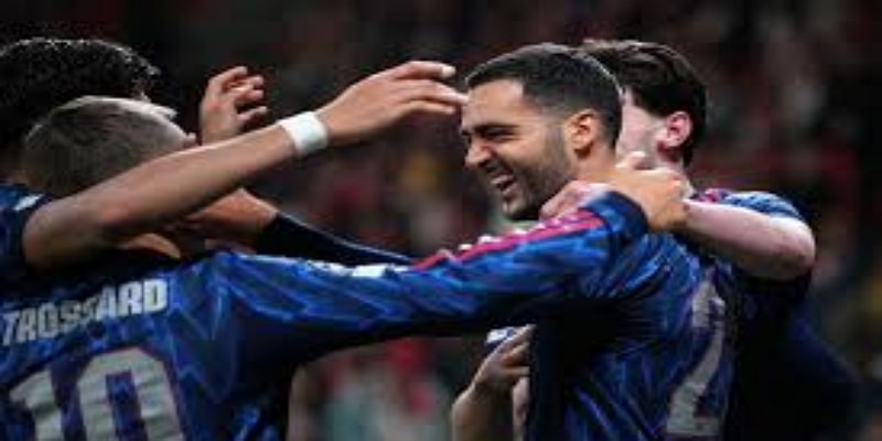 三向拆解转会大战：豪门策略、市场走向与潜在连锁效应-欧宝体育